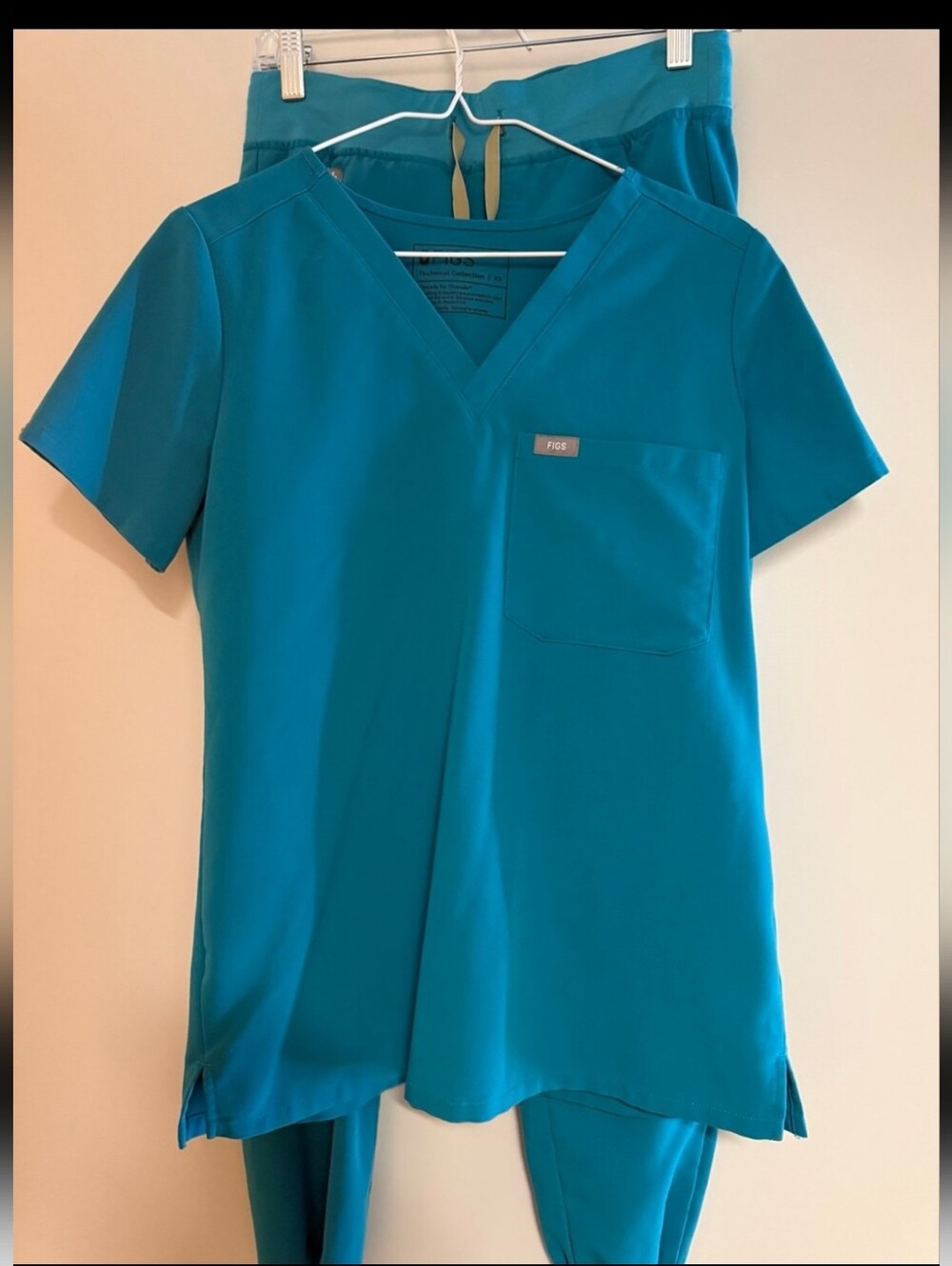 Figs Women Teal/ Carribean Blue Set V-Neck Scrub Top and Jogger Pants Size XS